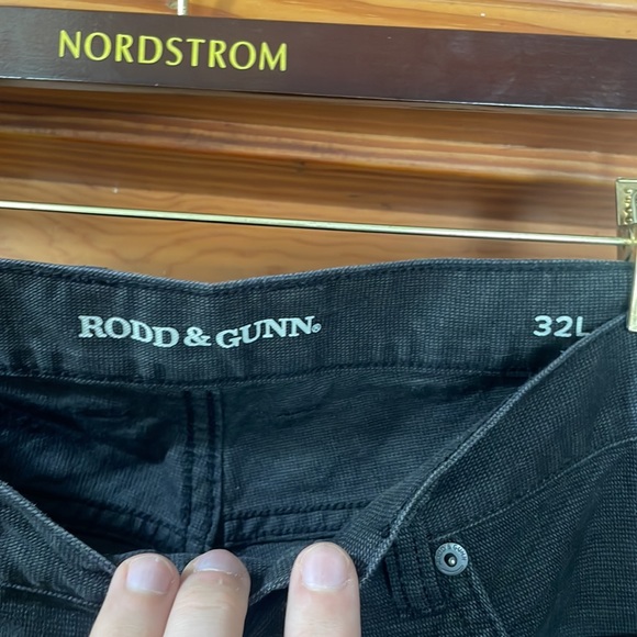 Rodd & Gunn Pants - Picture 3 of 5